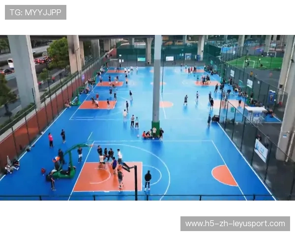 “短柄墙球:高新区全民健身馆开启全新玩法,背后的战术与技巧让你无法忽视”