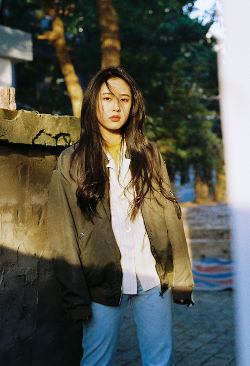 C罗赛后签名送给残障球迷感动现场，c罗签名的足球值多少钱